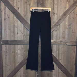 Lululemon Groove Nulu Super-High-Rise Flared Pant
Regular GUC